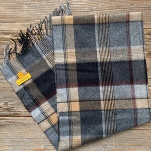 Hickey Freeman Cashmere Gray and Tan Plaid Scarf